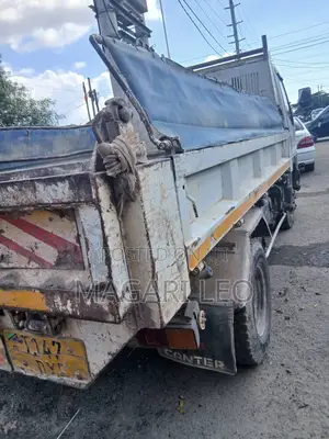 Mitsubishi Canter Tiper