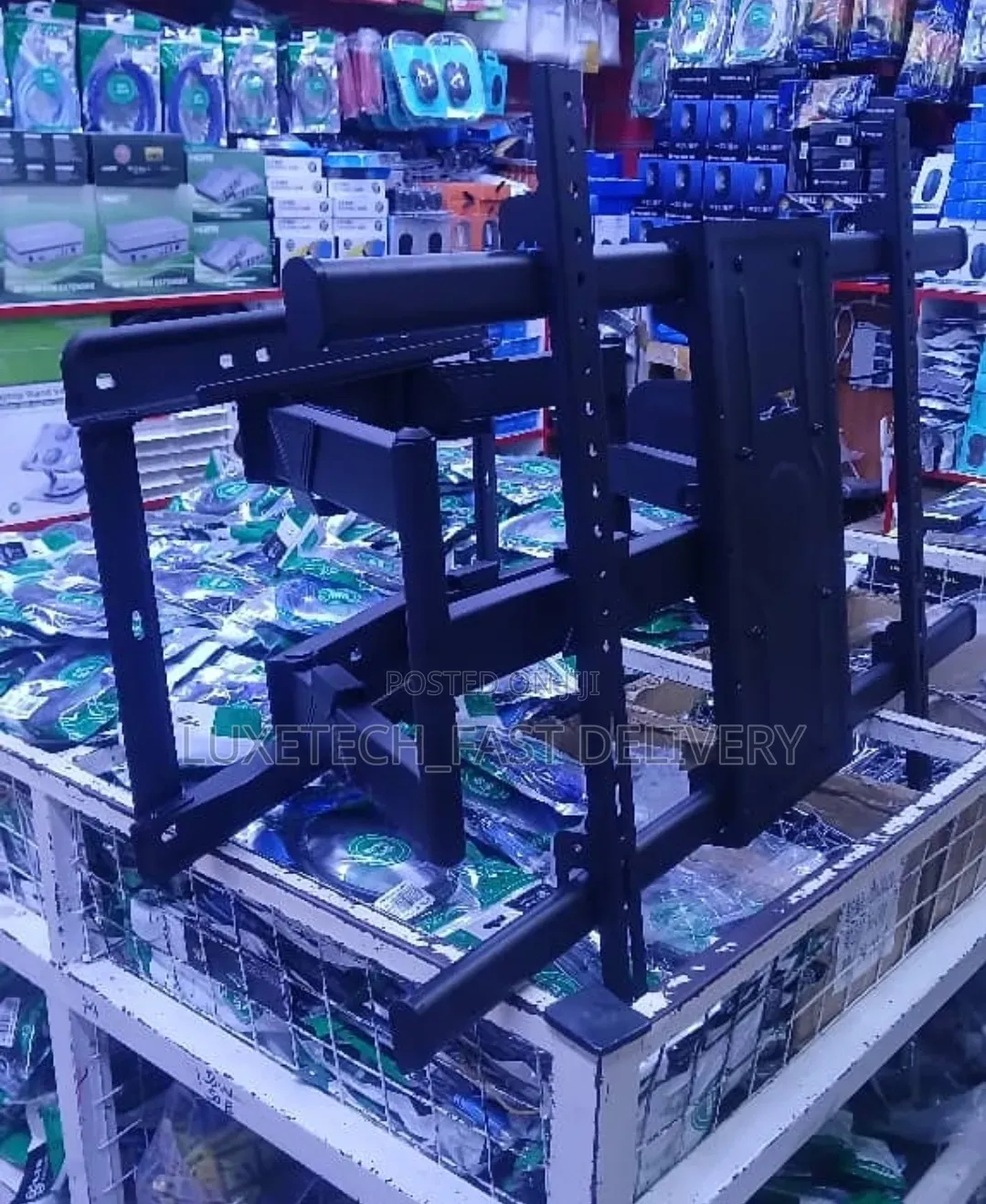 Heavy Duty Full Motion Cantilever TV Wall Mount 75 - 120 Inch