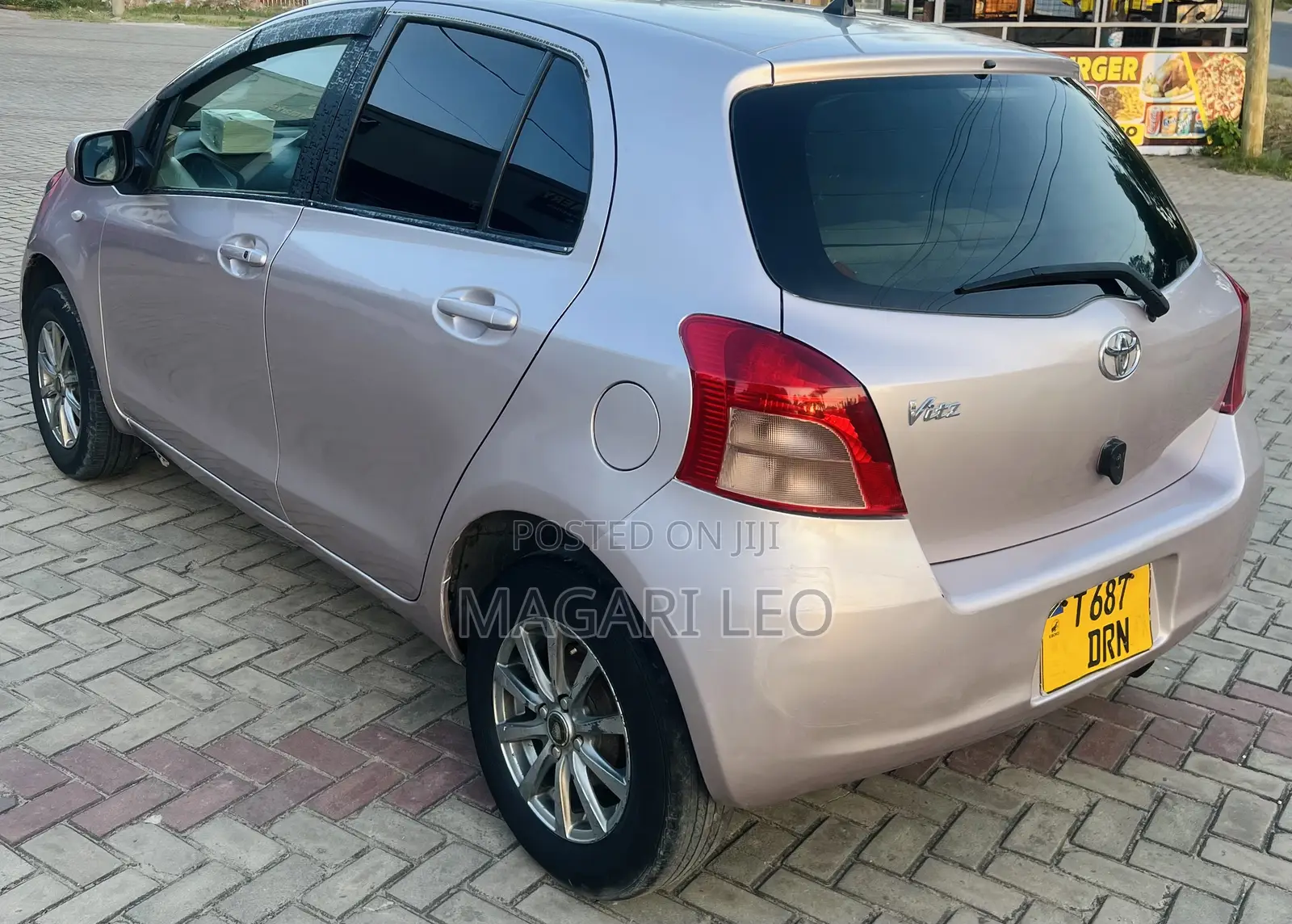 Toyota Vitz 1.5 FWD 5dr 2006 Pink