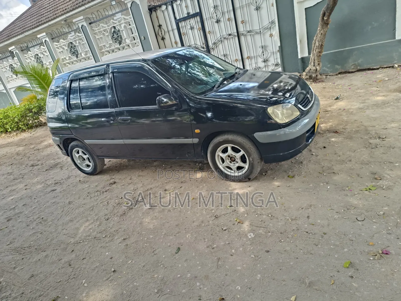 Toyota Raum 2002 Black