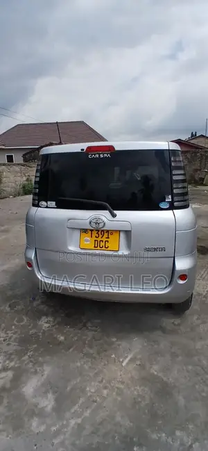 Toyota Sienta 1.5 FWD 2005 Silver