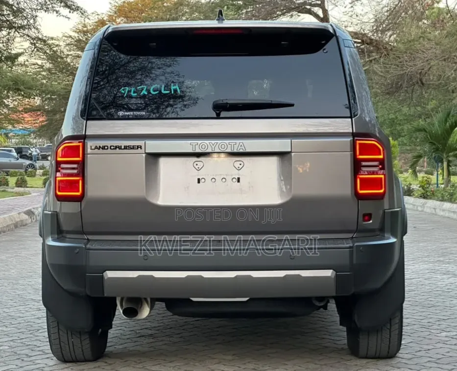 Toyota Land Cruiser Prado 2022 Brown