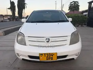Toyota IST 2004 White