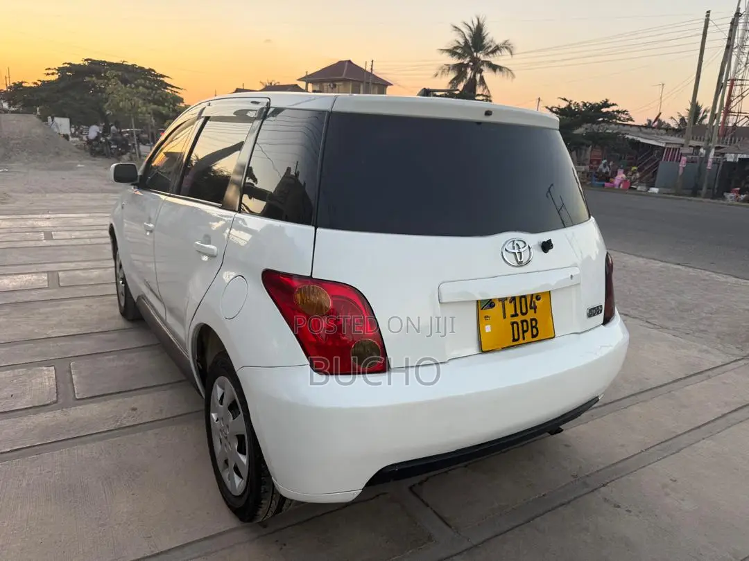 Toyota IST 2004 White