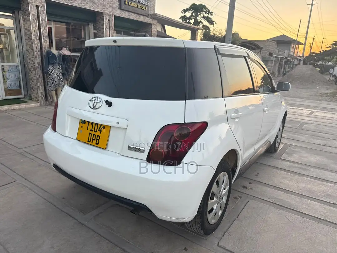 Toyota IST 2004 White
