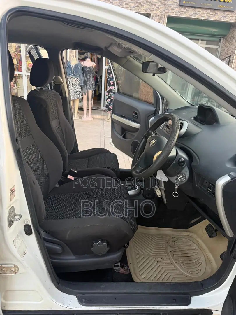 Toyota IST 2004 White
