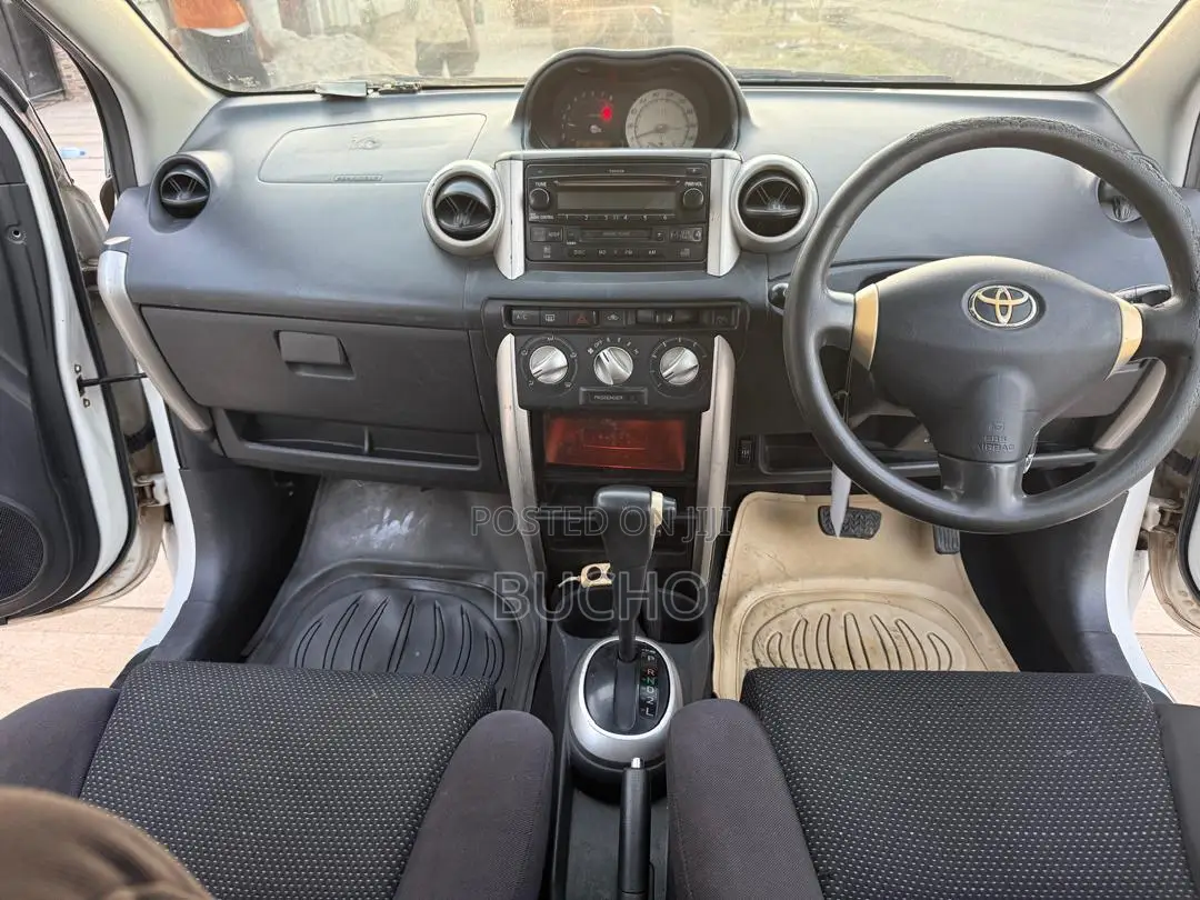 Toyota IST 2004 White