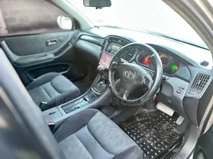 Toyota Kluger 2004 Silver