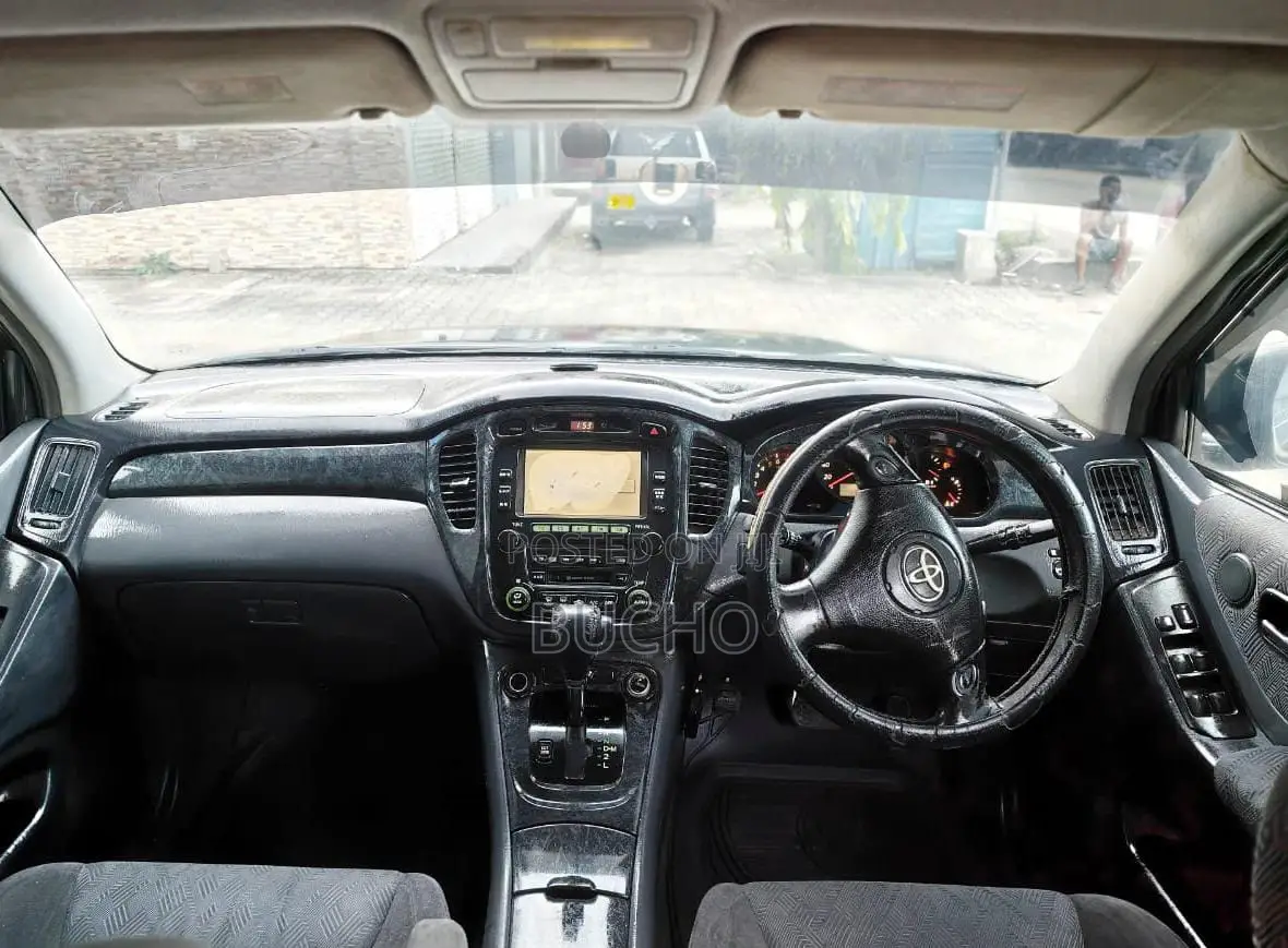 Toyota Kluger 2004 Black