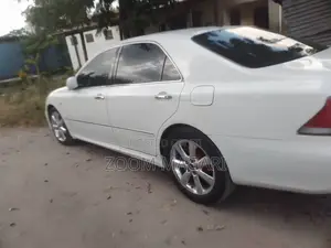 Toyota Crown 2004 Pearl