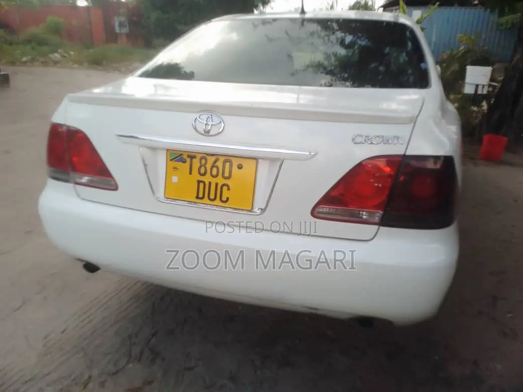 Toyota Crown 2004 Pearl