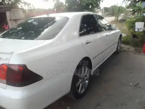 Toyota Crown 2004 Pearl