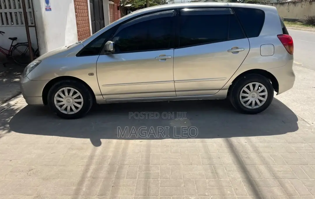 Toyota Corolla Spacio 1.5 X 2005 Gold