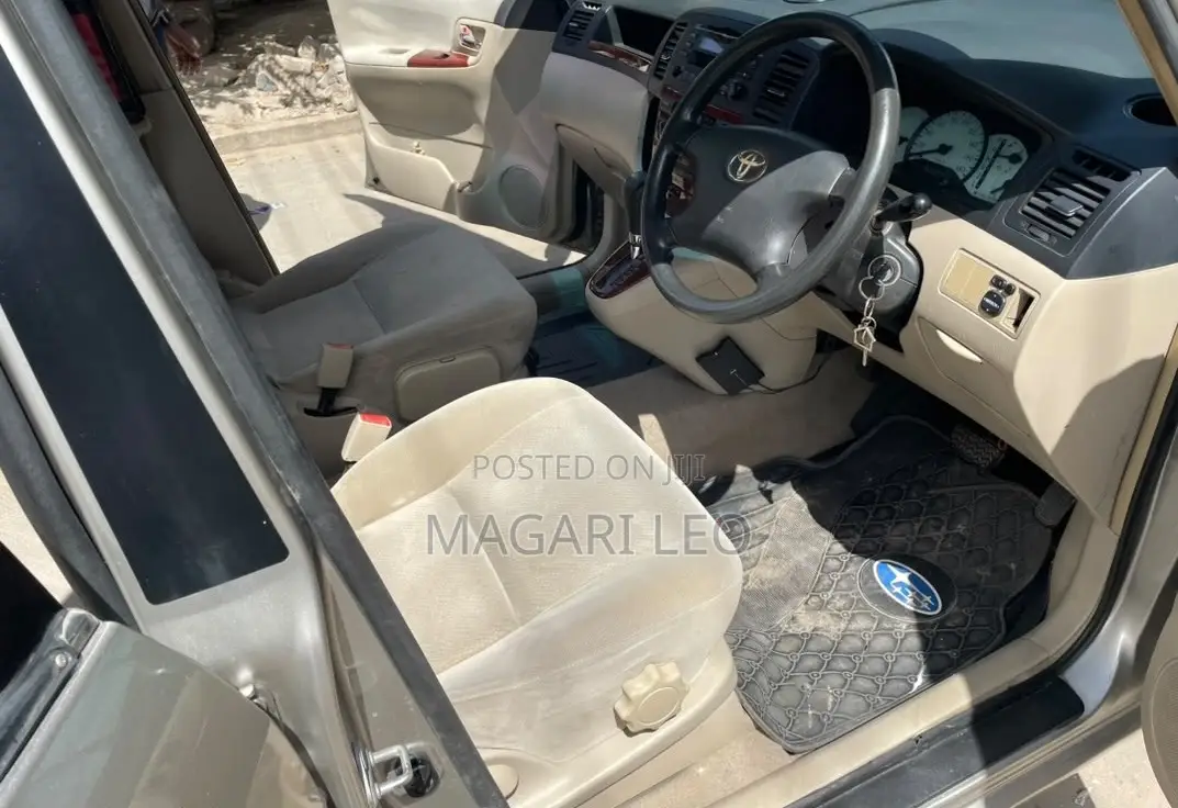 Toyota Corolla Spacio 1.5 X 2005 Gold