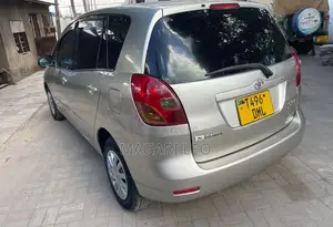 Toyota Corolla Spacio 1.5 X 2005 Gold