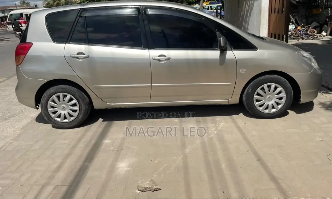 Toyota Corolla Spacio 1.5 X 2005 Gold