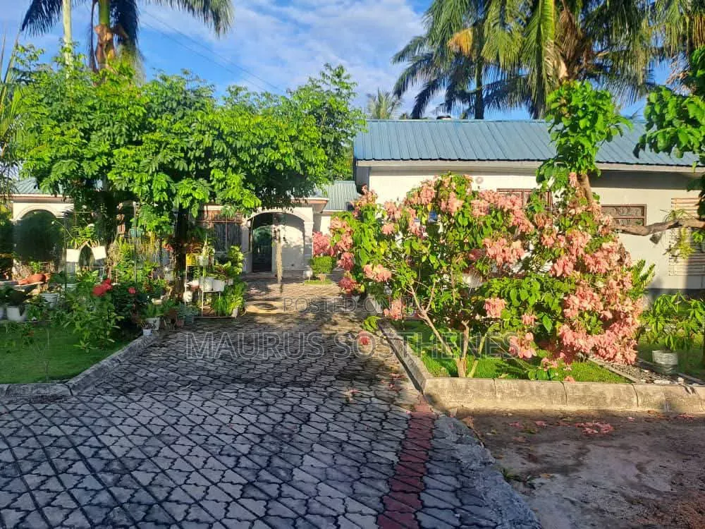 3bdrm House in Machimbo, Kitunda for sale