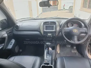 Toyota RAV4 Automatic 2003 Beige