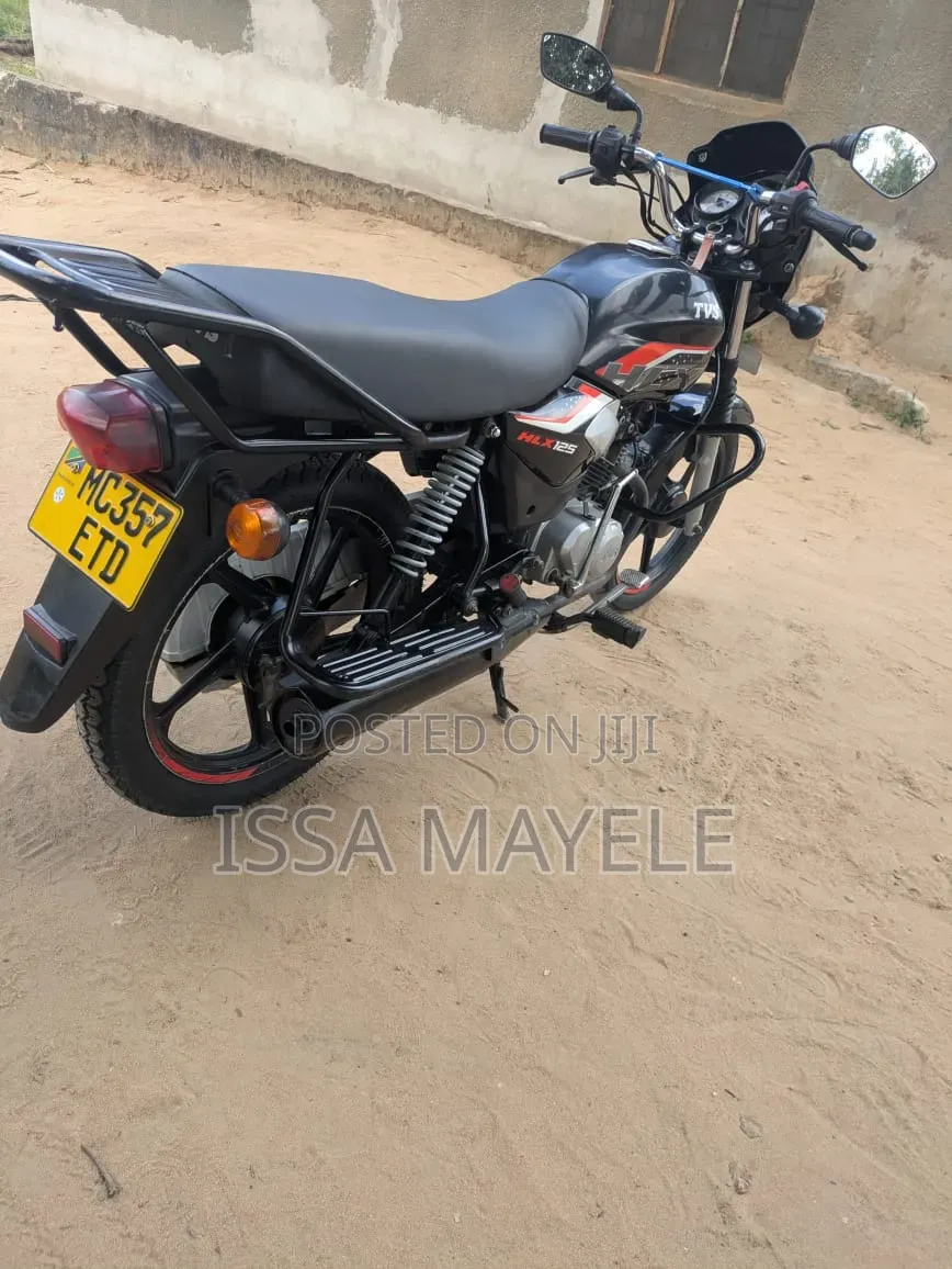 TVS HLX 125 2025 Black