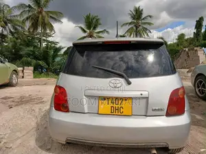 Toyota IST 2005 Beige