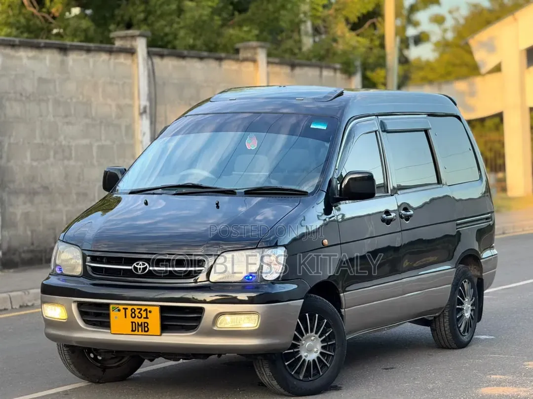 Toyota LiteAce Noah 2000 Black