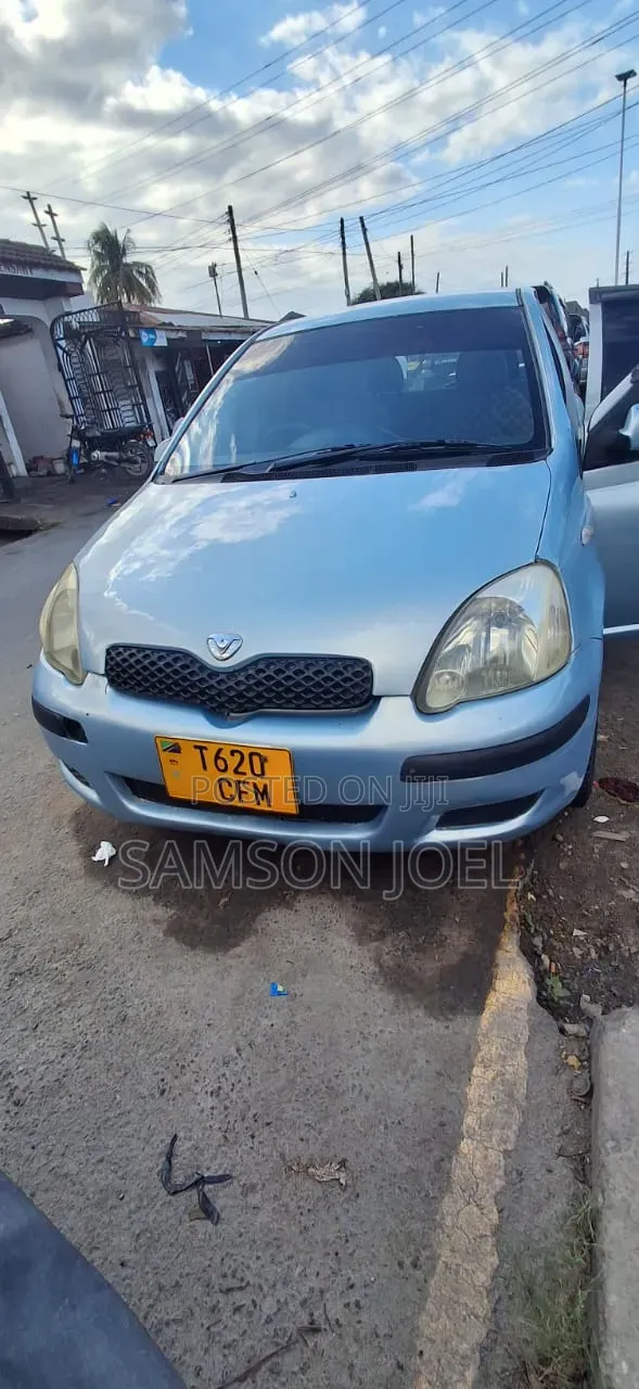 Toyota Vitz 2002 Blue