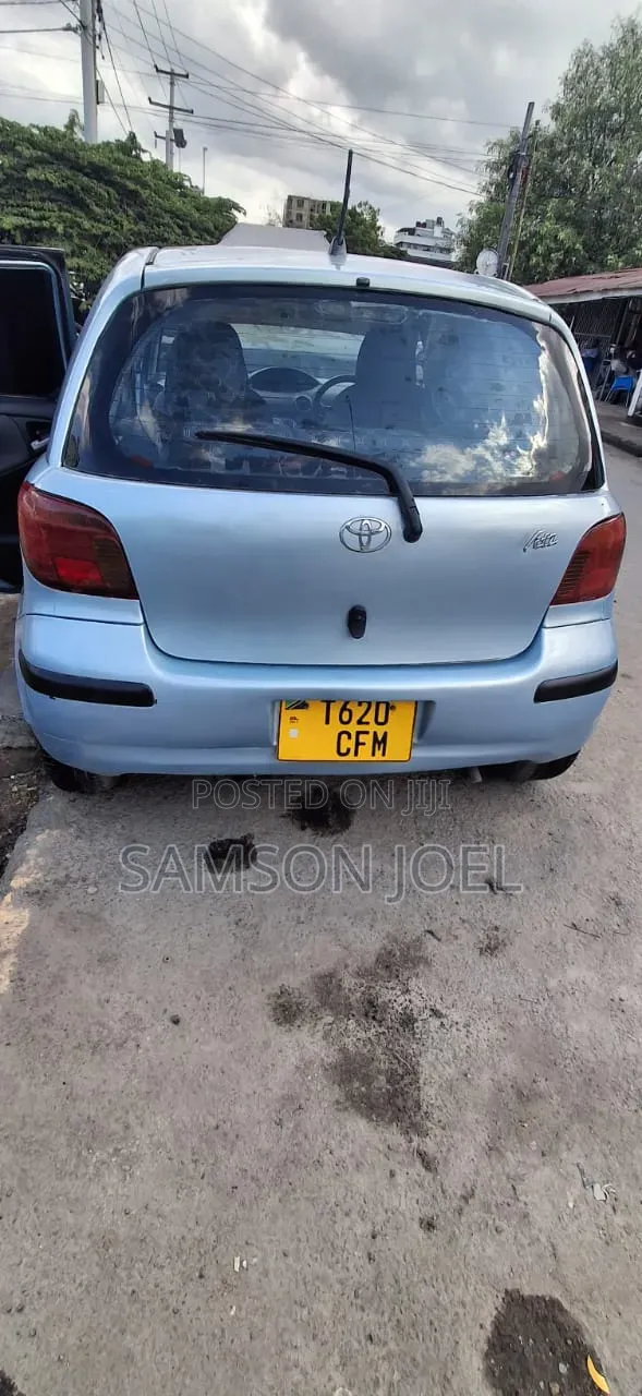 Toyota Vitz 2002 Blue