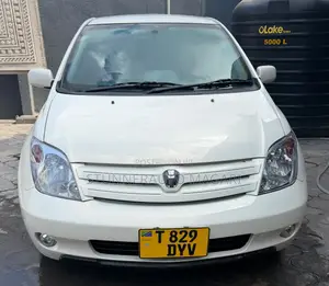 Toyota IST 2004 White