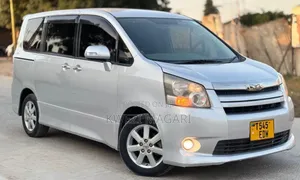 Toyota Noah 2008 Silver