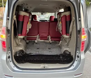 Toyota Noah 2008 Silver