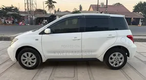 Toyota IST 2004 White