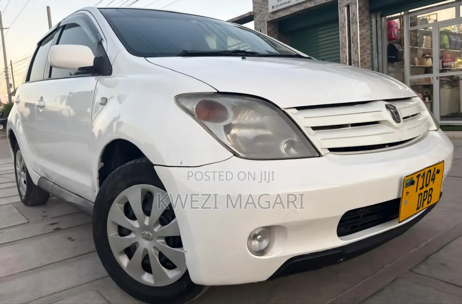 Toyota IST 2004 White