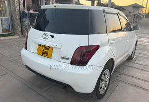Toyota IST 2004 White