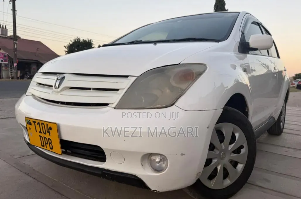 Toyota IST 2004 White