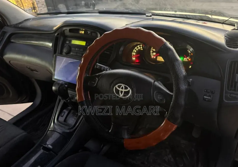 Toyota Vanguard 2005 Black