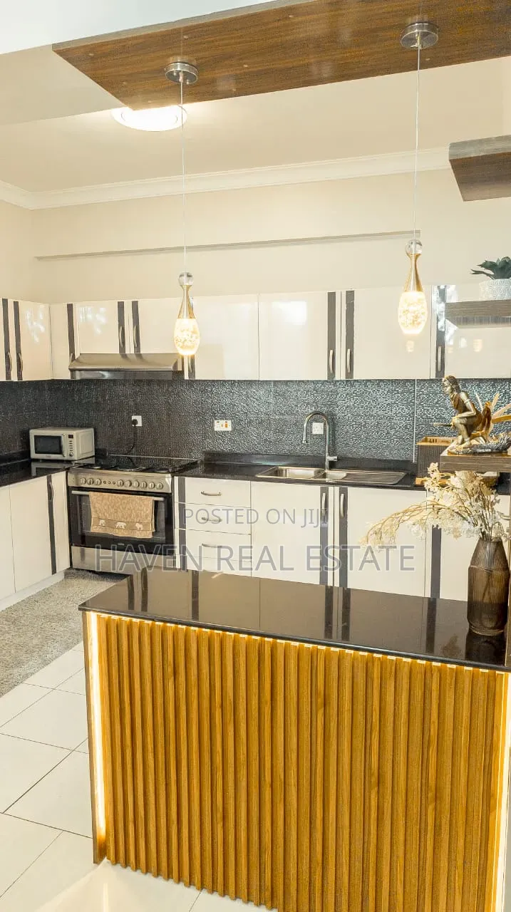 Furnished 3bdrm Apartment in Oyster Bay for sale