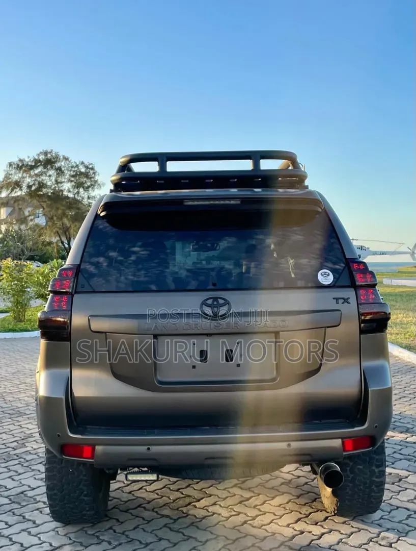 Toyota Land Cruiser Prado 2015