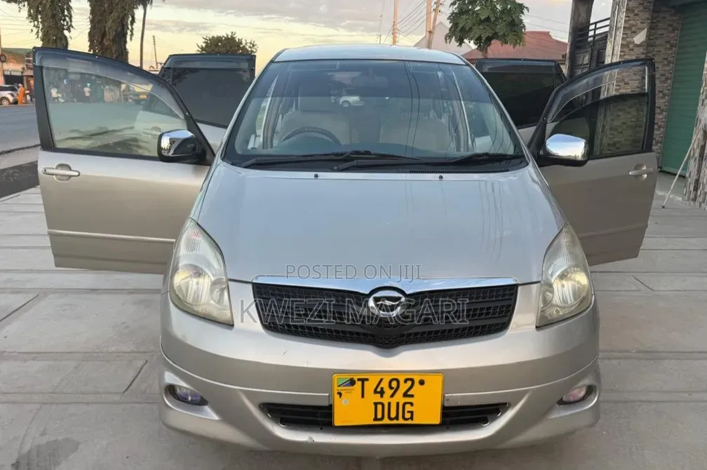 Toyota Corolla Spacio 2002 Silver