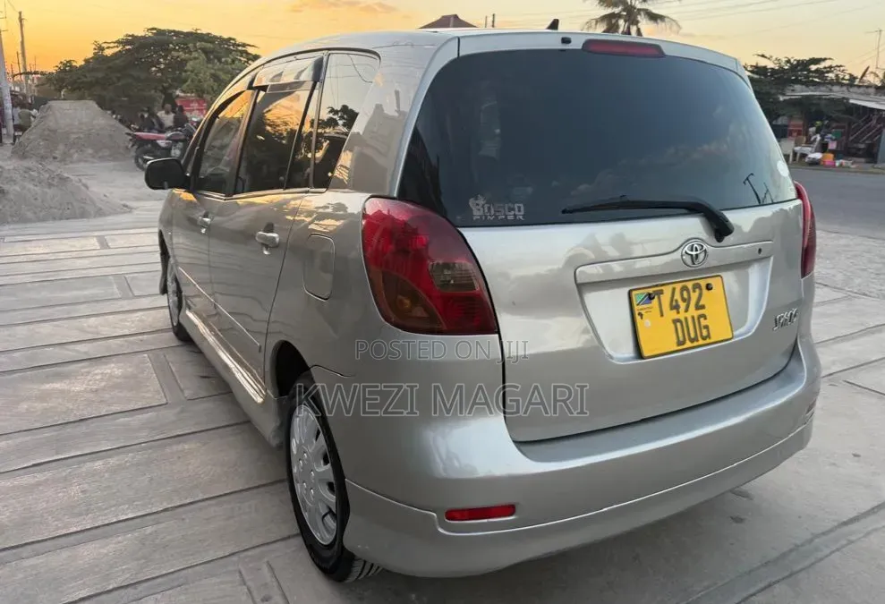 Toyota Corolla Spacio 2002 Silver