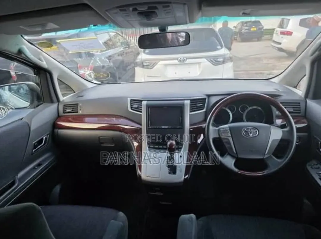 Toyota Vellfire 2011 White