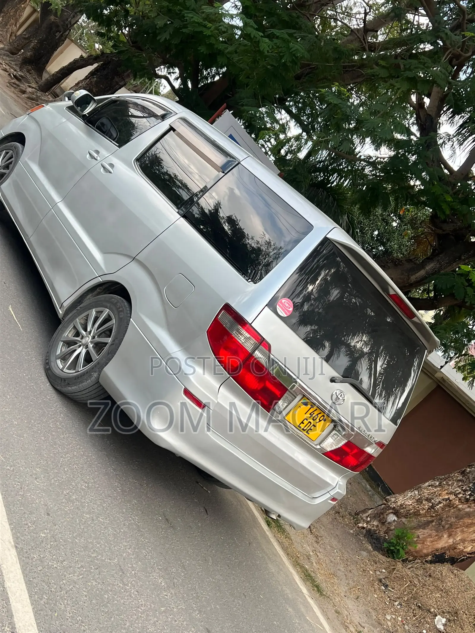 Toyota Alphard 2005 Silver