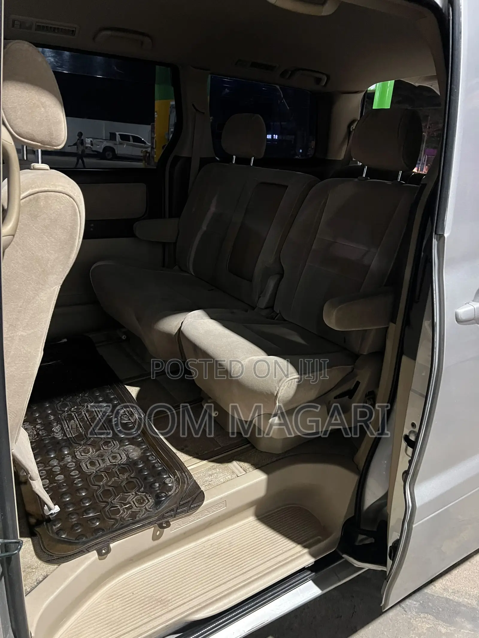 Toyota Alphard 2005 Silver