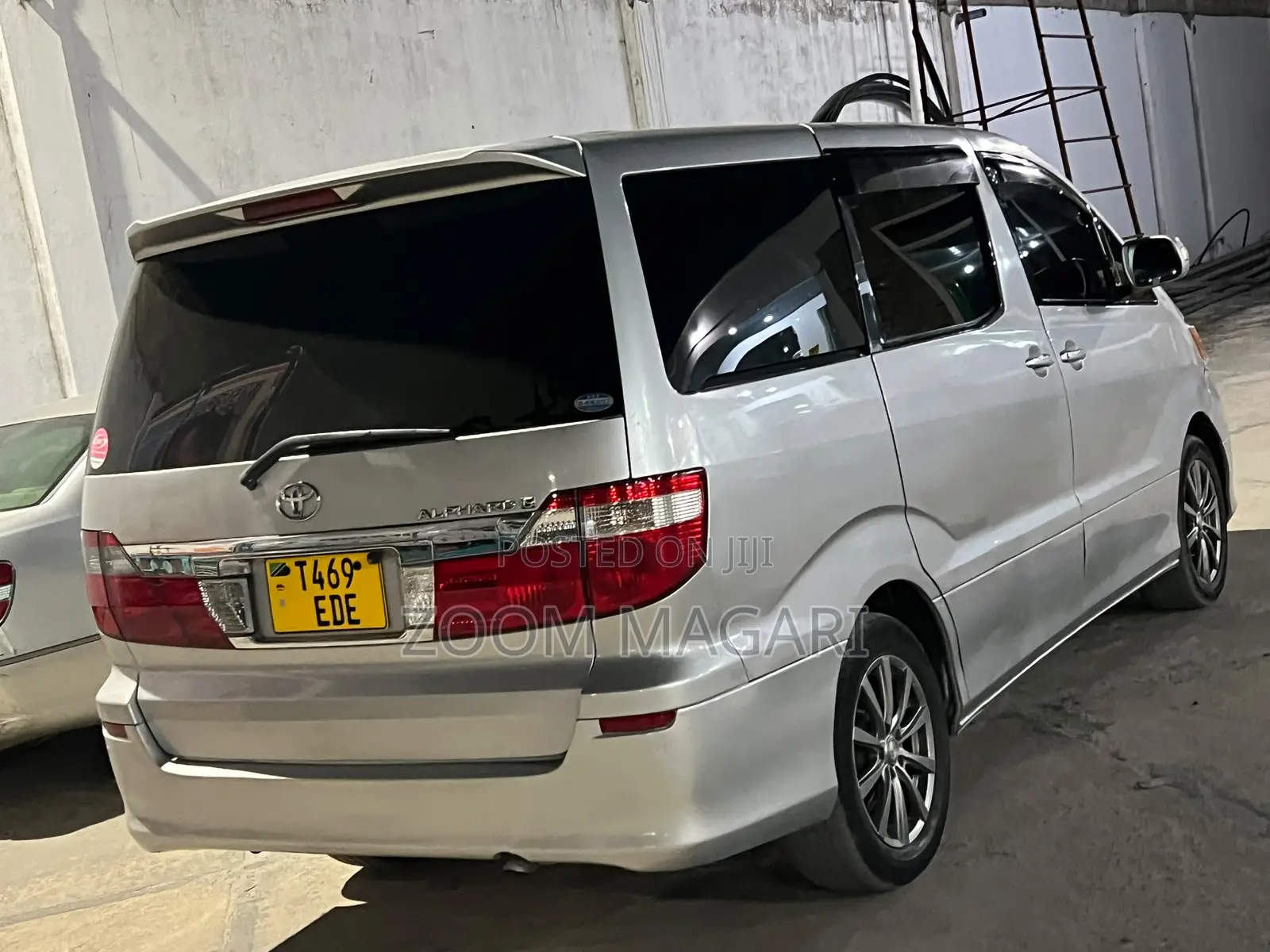 Toyota Alphard 2005 Silver