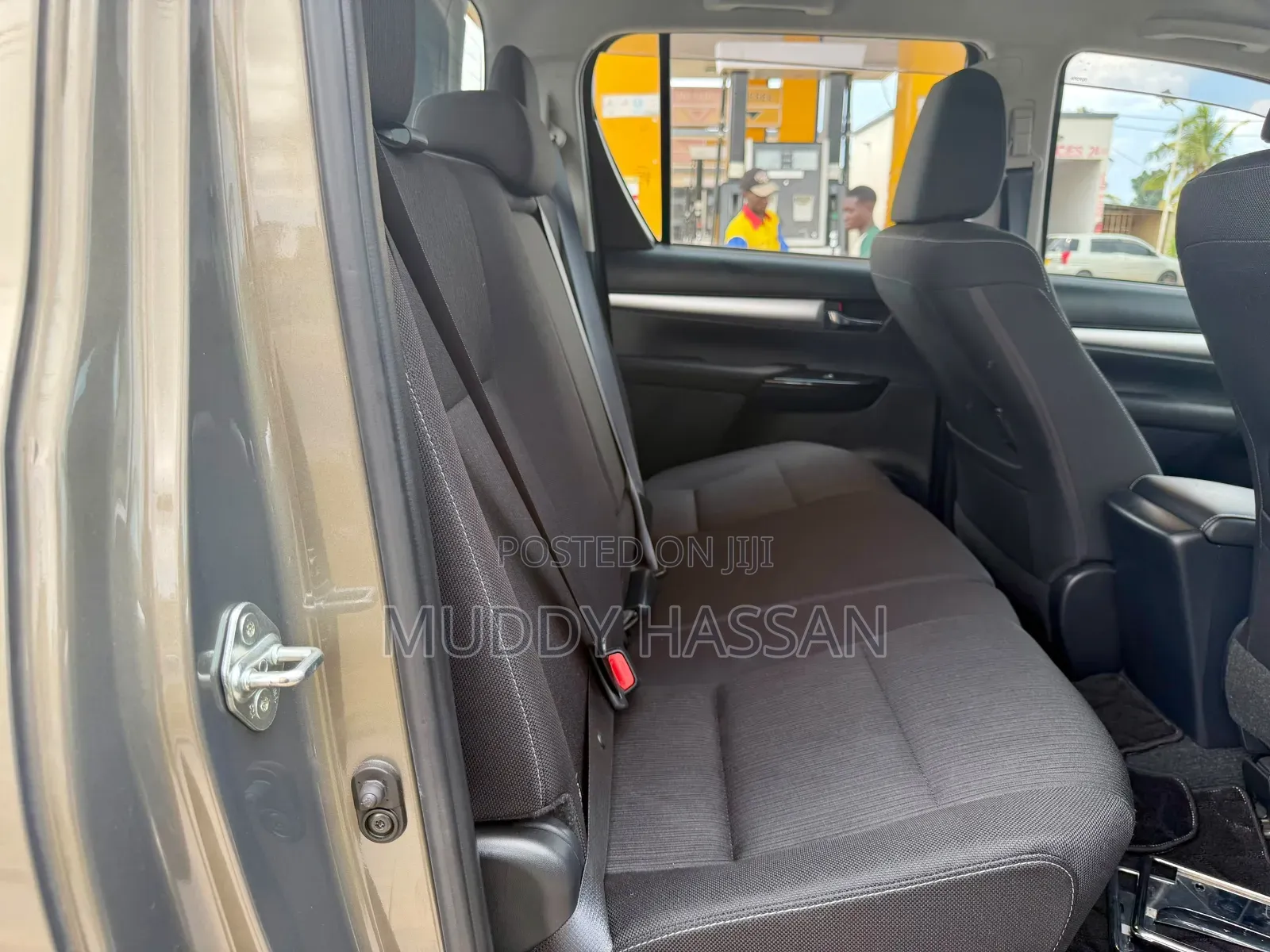 Toyota Hilux 2024 Beige