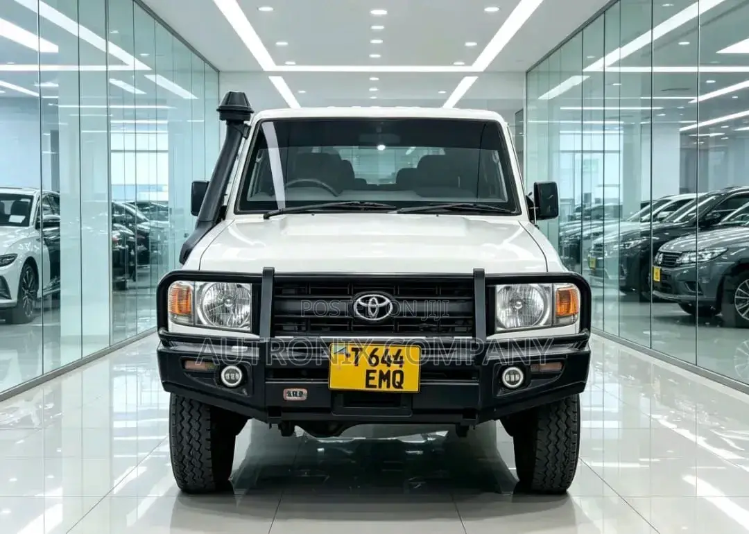 Toyota Land Cruiser 2019 White