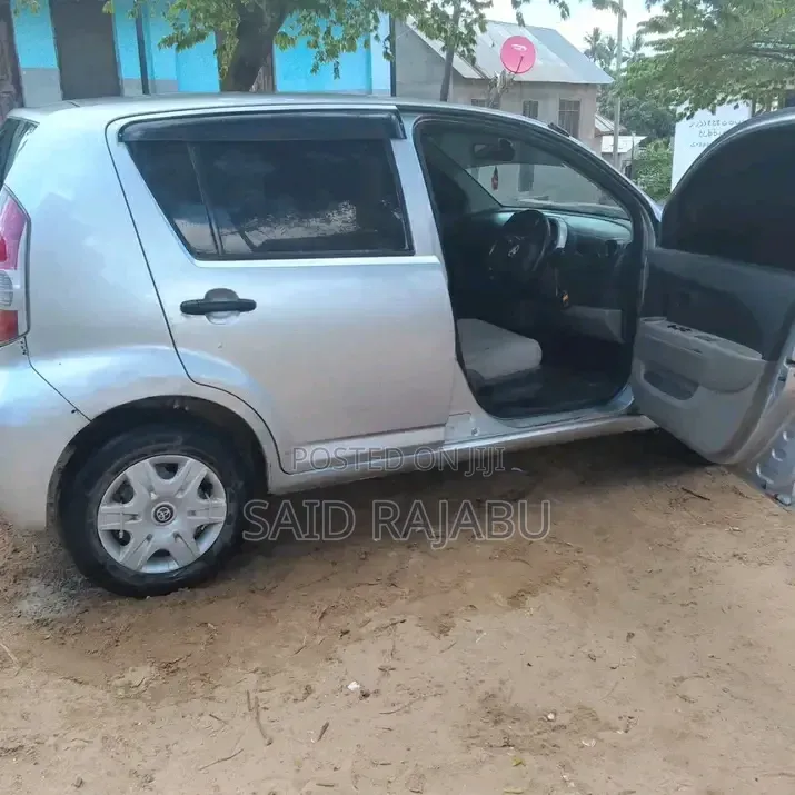 Toyota Passo 2007 Silver