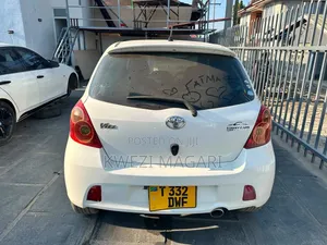 Toyota Vitz 2005 White