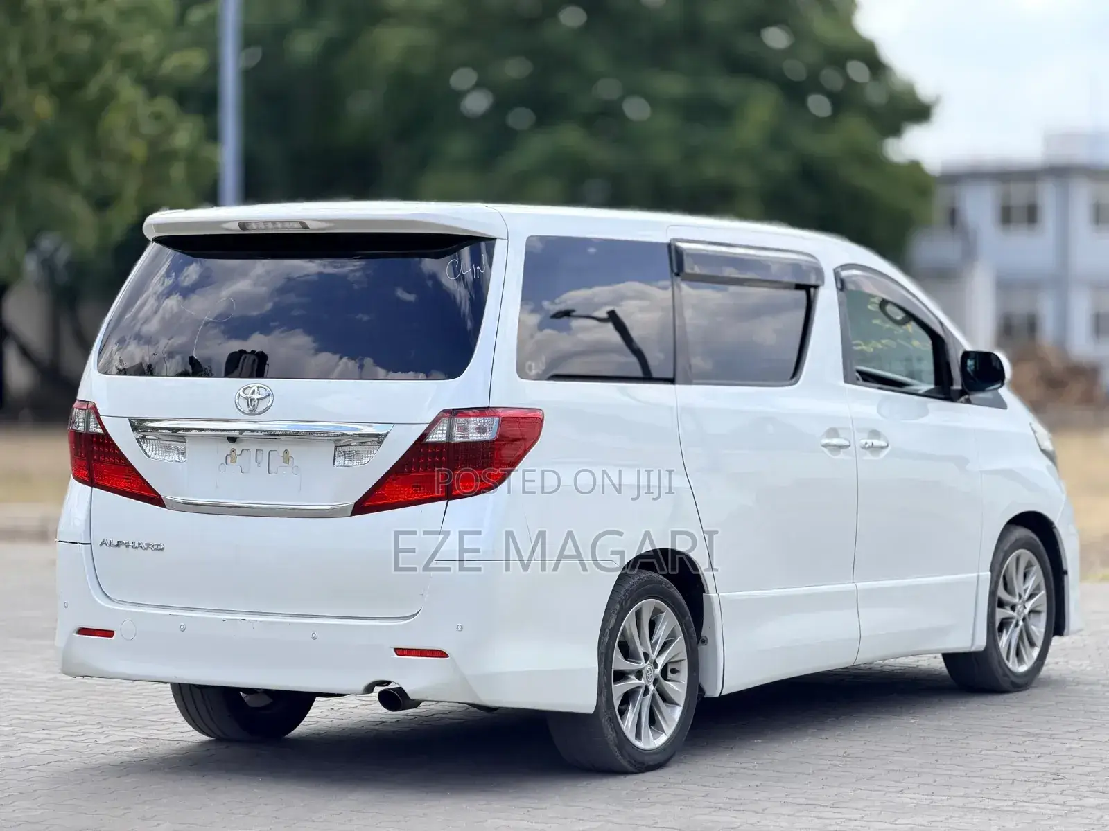 Toyota Alphard 2010 White