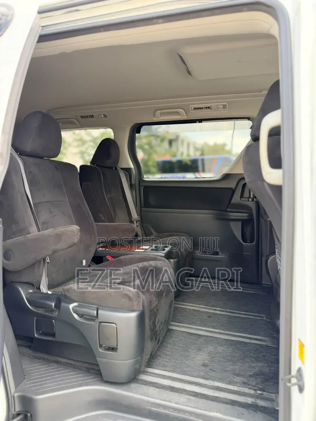 Toyota Alphard 2010 White