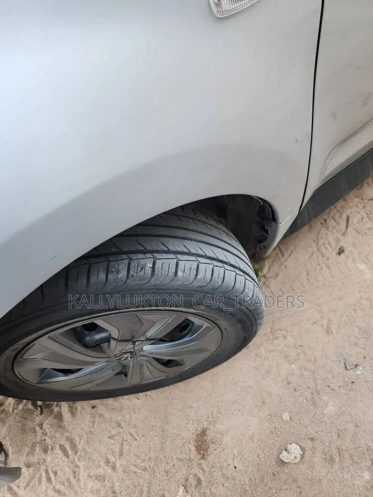 Toyota IST 2004 Silver